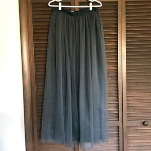 Dark Green Long Tulle Skirt. 31-33 waist.